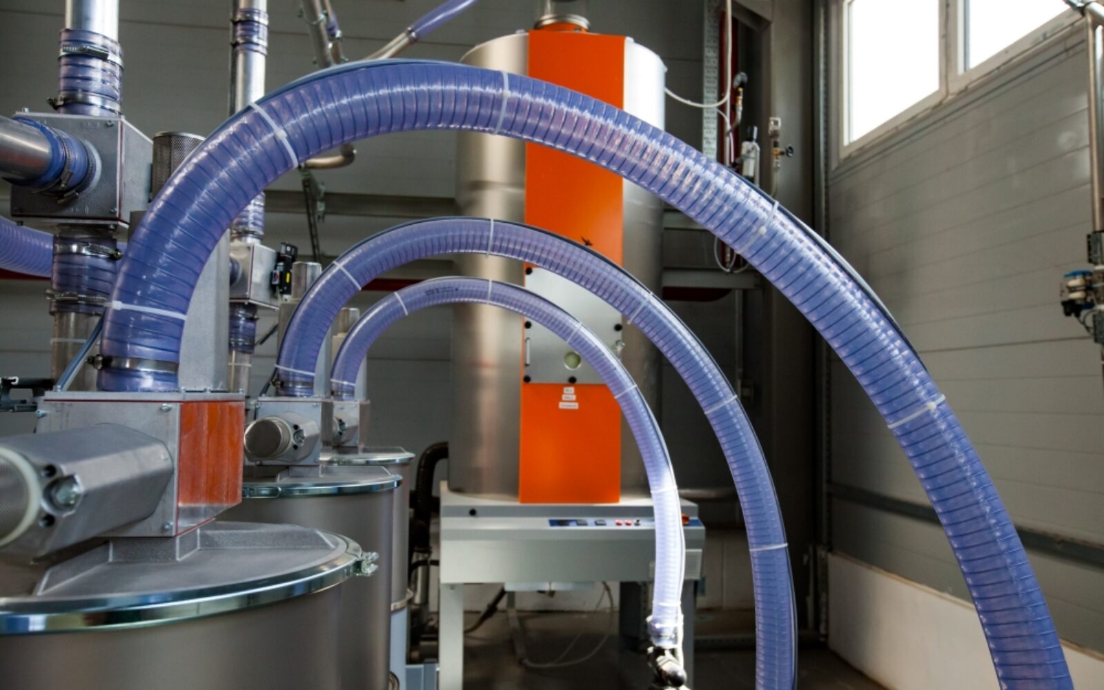 Understanding Minimum Bend Radius & Proper Hose Installation